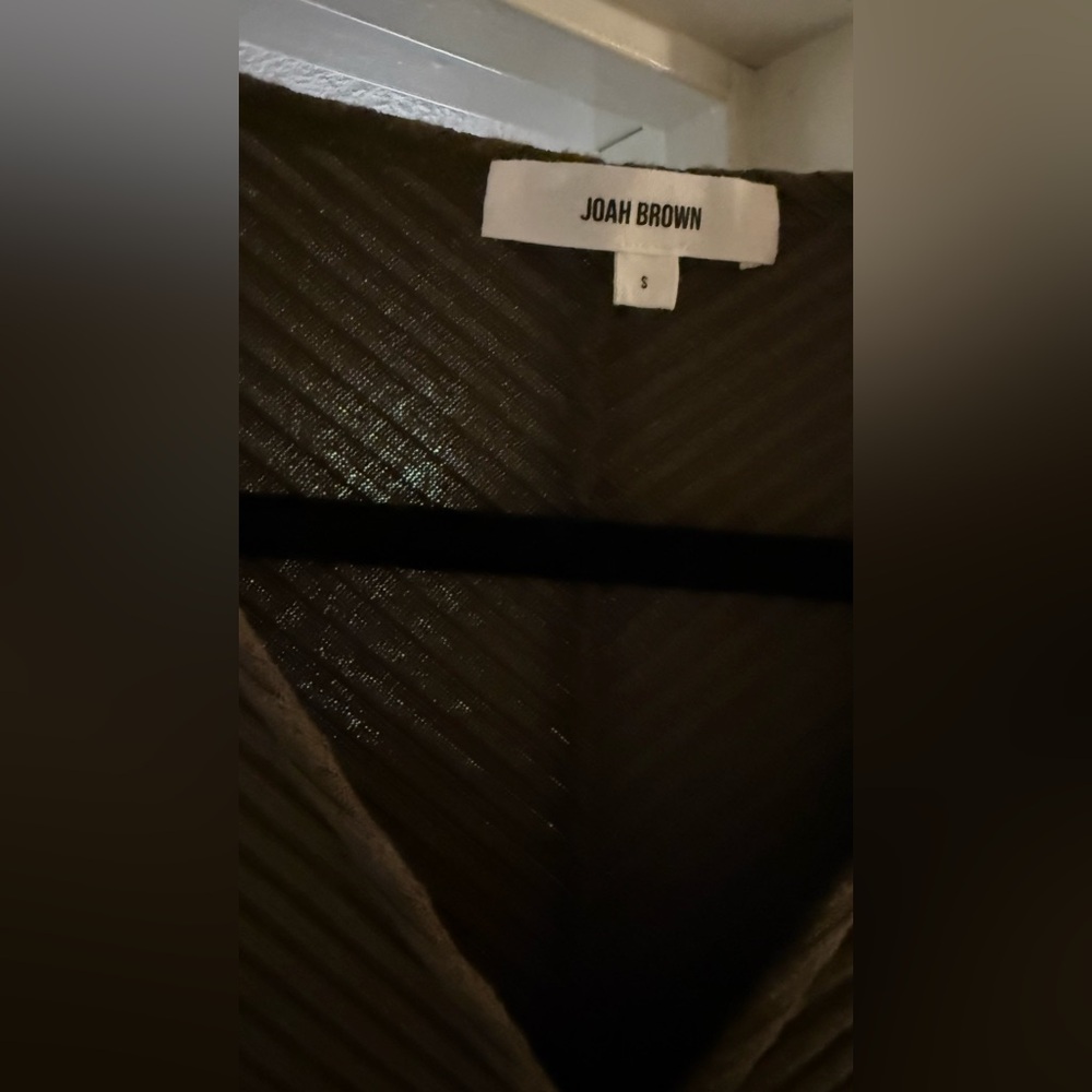 Joah Brown Mini Assymetrical Button Dress NWOT - Picture 6 of 6